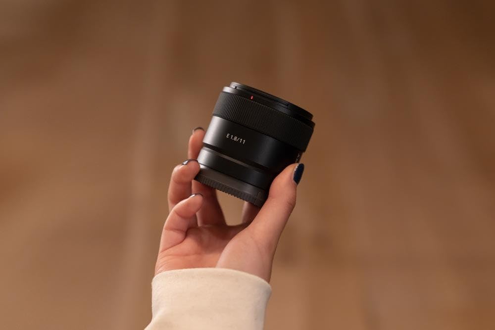 sony-sel11f18-11mm-f1-8-aps-c-ultra-weitwinkelobjektiv-e-mount image 3