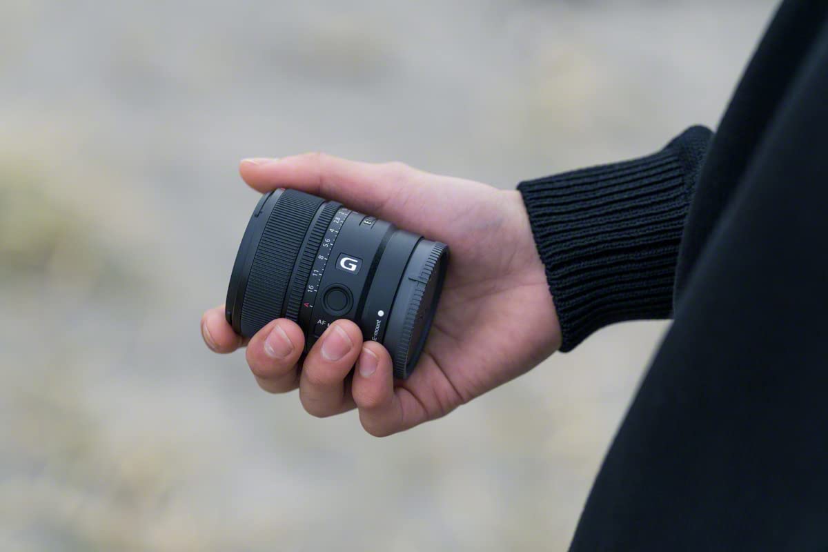 sony-e-15-mm-f1-4-g-aps-c-weitwinkelobjektiv-mit-festbrennweite-sel15f14g image 2