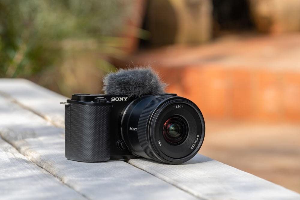 sony-sel11f18-11mm-f1-8-aps-c-ultra-weitwinkelobjektiv-e-mount image 8