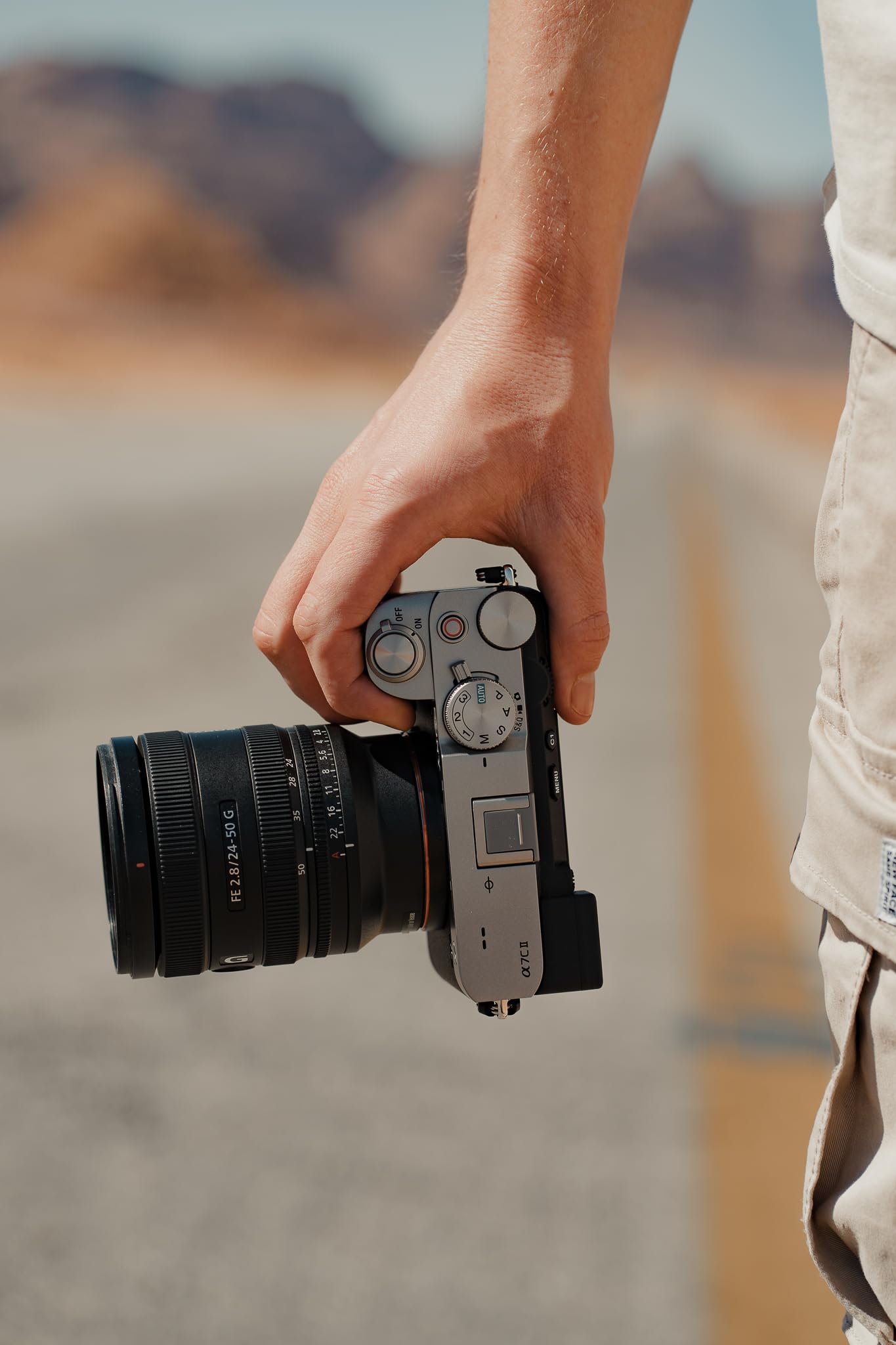 sony-sel2450g-24-50mm-f2-8-g-kompaktes-vollformat-zoomobjektiv image 3