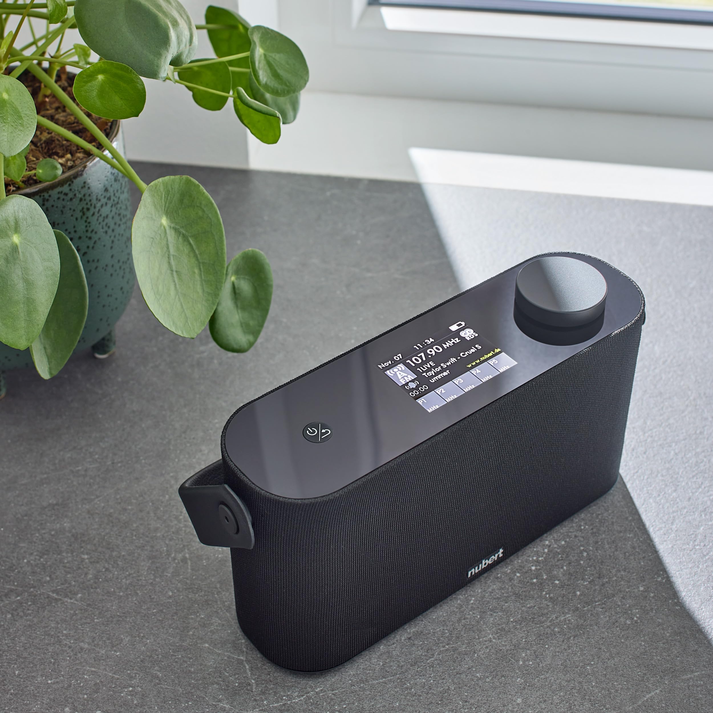 nubert-nugo-one-bluetooth-lautsprecher-schwarz-24h-akku-dab-ukw-radio-2-9-ips-di image 7