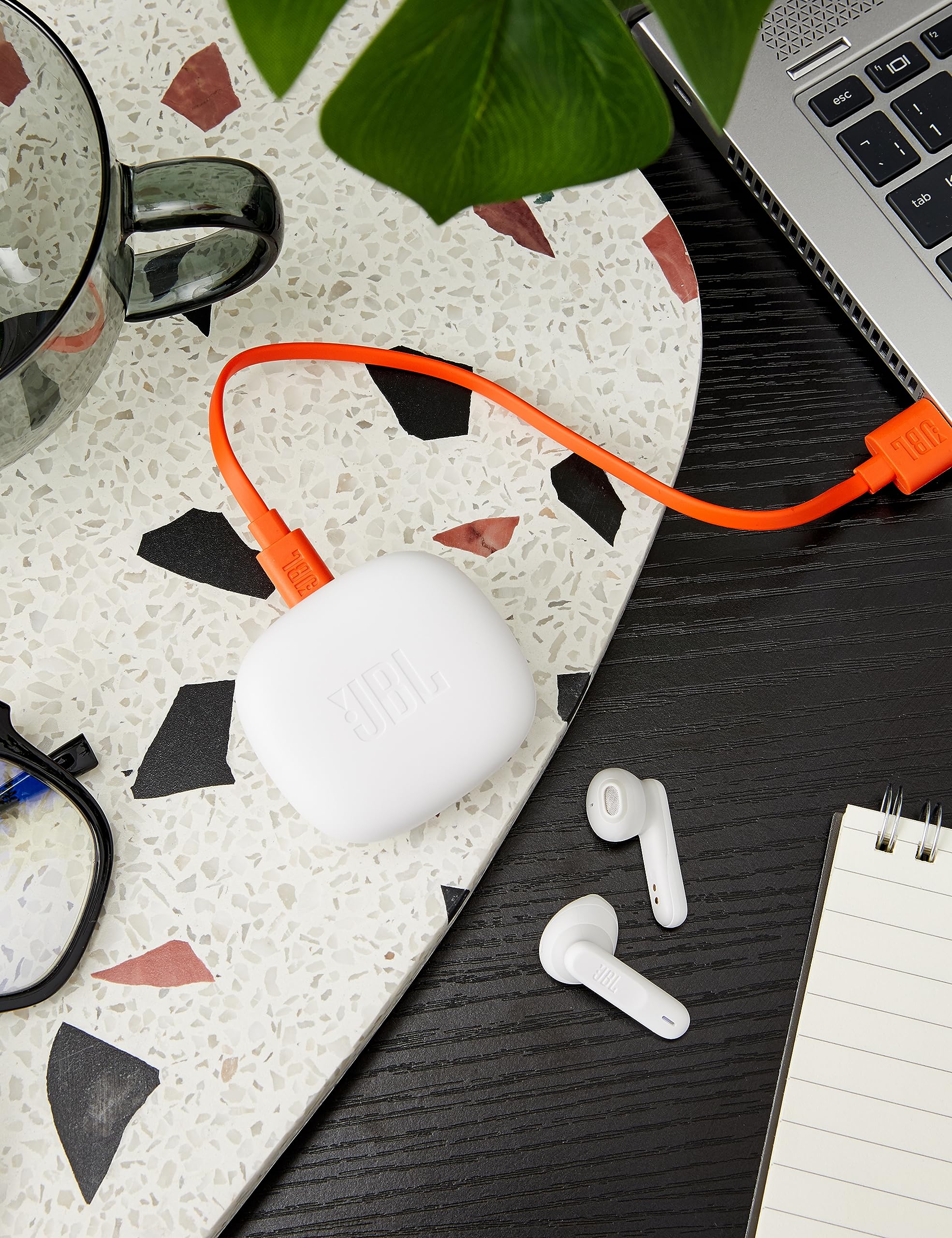 jbl-wave-300-tws-true-wireless-in-ear-bluetooth-kopfh-rer-in-wei-mit-ladecase-un image 2