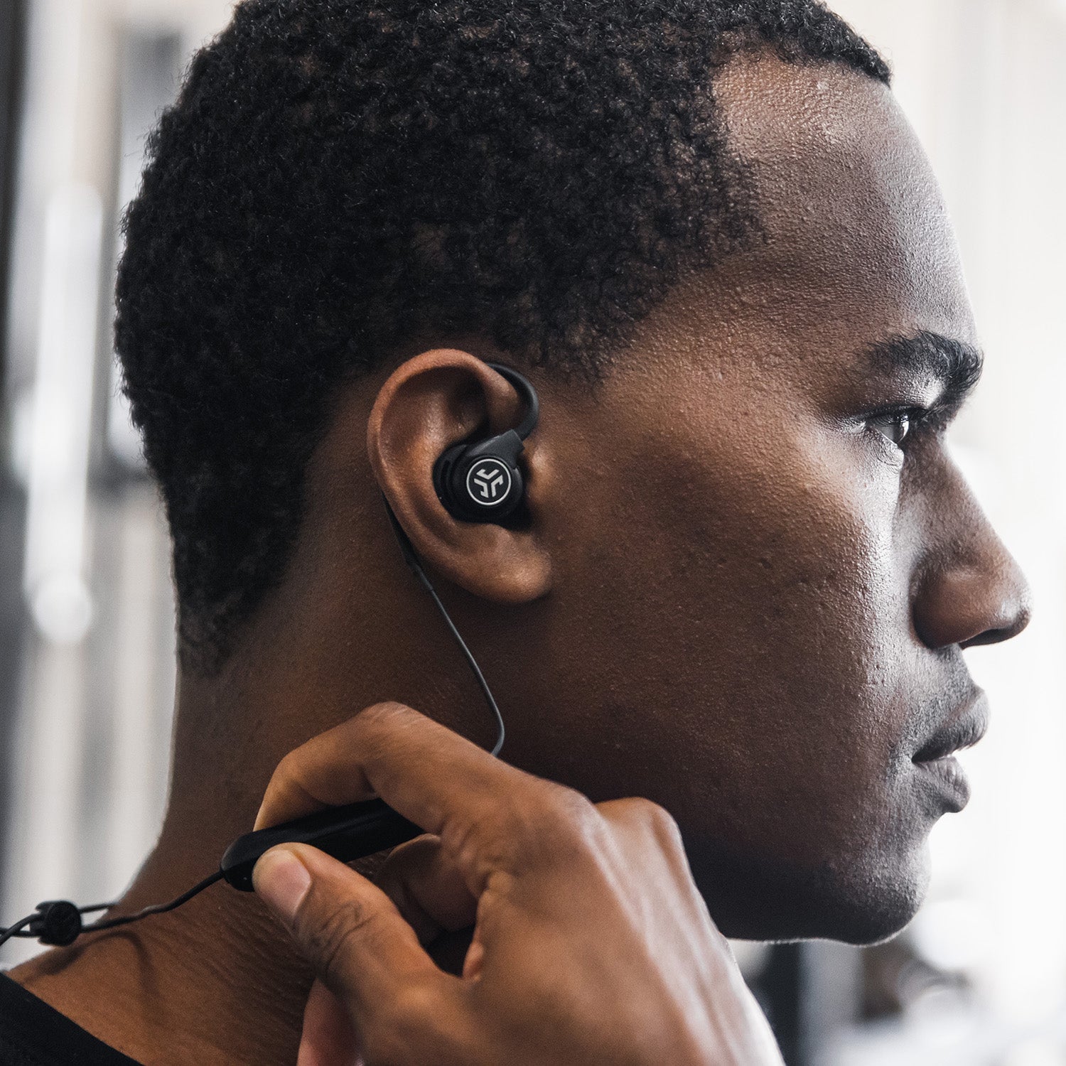 jlab-fit-sport-2-wireless-fitness-earbuds-schwarz image 3