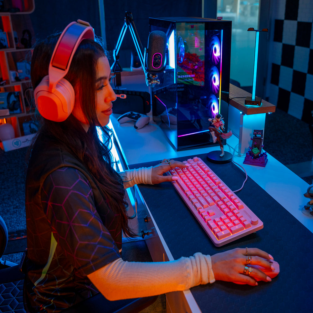 jlab-nightfall-kabelgebundene-gaming-tastatur-pink-full-size image 4